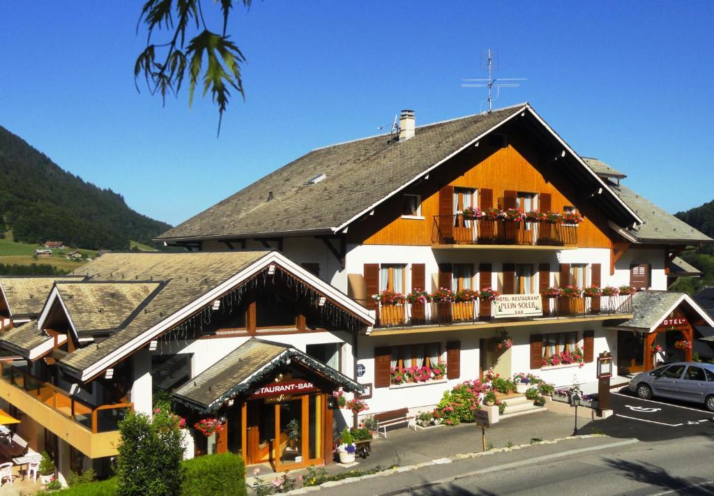 Hotel Plein Soleil Vacheresse Exterior photo